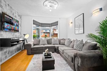 Stylish Three Bedroom House - Accommodates 7 - Parking - Garden - Recently Renovated 162S, Birmingham (foto 4)
