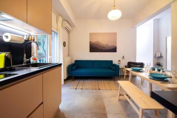 2 Bedroom Apt with Secret Garden In The heart Of Athens, Ateny (zdjęcie 5)