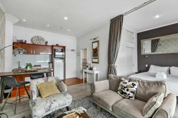 Viaduct apartment with a balcony by Zodiak Stays, Auckland (foto 5)