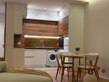 Refined city stay, Tirana (fotografie 3)