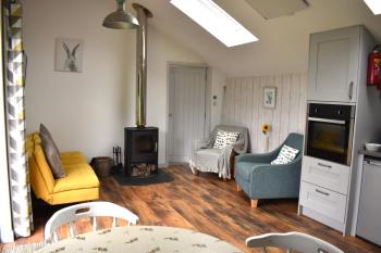 Bream Barn - sea view, woodburner, easy walk to the beach, parking, full kitchen, Falmouth (foto 4)