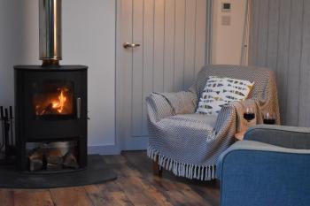 Bream Barn - sea view, woodburner, easy walk to the beach, parking, full kitchen, Falmouth (foto 2)