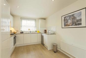 Covent Garden 2BR - Urban Chic Apartment, London (photo 3)