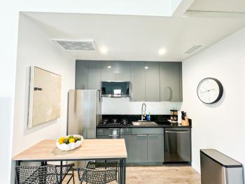 Sunny 1BR with Large Outdoor Lounge Space - SH4LAD, Los Angeles (fotografie 5)
