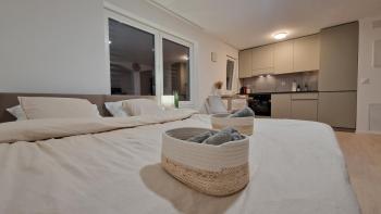Queensize-Bett, Arbeitsplatz, gratis Parkplatz, St. Gallen (fotografie 4)