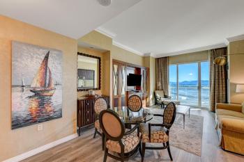 Signature MGM 1 Bedroom Penthouse Suite, Las Vegas (photo 2)