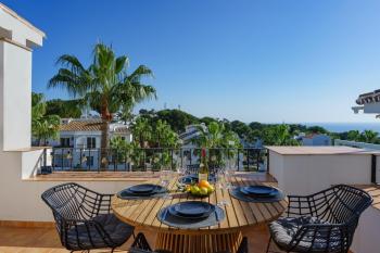 Two bedroom, two bathroom, balcony, pool area, view, Málaga (fotografie 3)