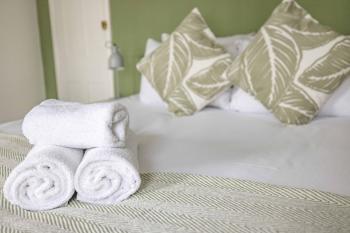 2BR Character Home Minutes from Windsor, Private Garden - By Tempstay, Windsor (fotografie 5)