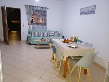 ΕΞΟΧΗ ΚΑΙ ΘΑΛΑΣΣα, Makry Gialos (Foto 2)