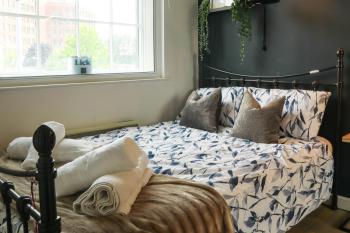 Beautiful 2 Bed City Centre - FREE Private Parking - Long Stay Rates Available, Leeds (foto 2)