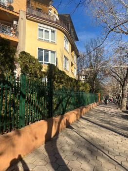 Great apartment with 3 bedrooms and 3 underground parking spaces, Sofia (Foto 3)
