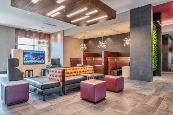 Courtyard by Marriott Raleigh Cary/Parkside Town Commons, Кэри (фото 4)