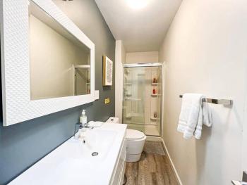 Bright 2-BR Home Near LAX with Shared Yard - SH2-LAD, Los Angeles (fotografie 4)