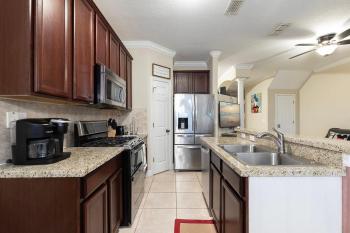 W457 - Charming Townhouse With Private Patio at Reunion, Kissimmee (photo 2)