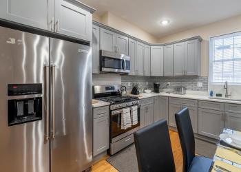 4BR Boston Apt - Pet Friendly & Free Parking, near MBTA Station 2331, Boston (foto 5)