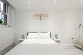 Beautiful Flat Near Central London - Entire Flat - Equipped Kitchen - Private Bathroom, Londres (foto 3)