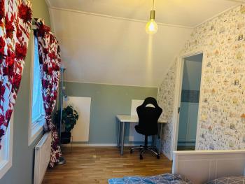 Cozy Room in a Villa with private bathroom and Shared Kitchen - 11min walking from Huddinge Station, Stockholm (Foto 2)