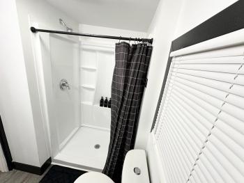 Fully Renovated Modern 4Bedroom 3Bath Home Close to Downtown Cleveland Fully Furnished, Cleveland (zdjęcie 3)