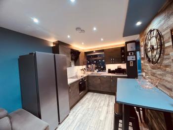 MODERN SUITES -5 Bedroom House- With FREE PARKING Birmingham city, Бирмингем (фото 4)