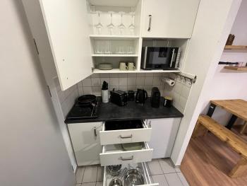 Studio an der Elbe mit Balkon, Küche und Netflix, Drážďany (fotografie 3)