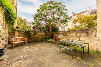 Grand Georgian Townhouse with Garden, Бат (фото 5)