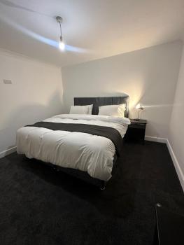 House-Sleeps8-Parking-Garden, Leeds (Foto 3)