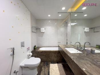 DH58 - High end 1BR, Palm views in Damac Heights tower, Dubaj (fotografie 5)