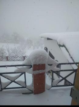 Sky Touch Cottaage & Stays, Luxury mountains view villa, mukteshwar, Mukteshwar (foto 4)