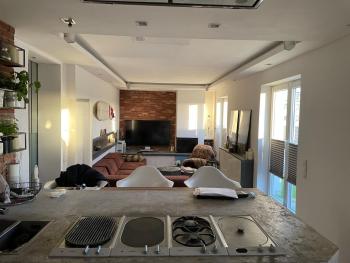 Luxury Loft with Rooftop & Jacuzzi in City Center, Düsseldorf (Foto 4)
