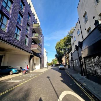 Bright 1 bedroom apartment in central london, Londra (foto 5)