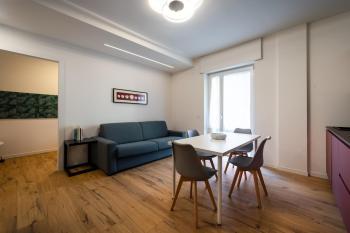 Modern Red Flat in Verona, Verona (Foto 3)
