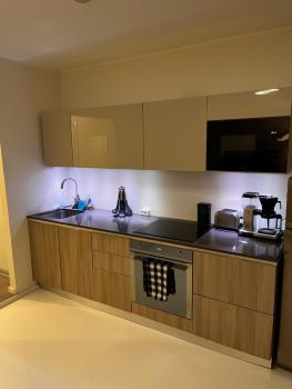 Modern Studio with Balcony in City Center, Helsinki (foto 5)