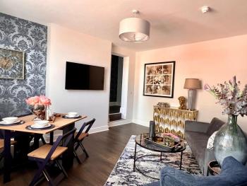 Stunning 2 bedroomed apartment on Allerton Road, Sleeps 4, Liverpool (photo 2)
