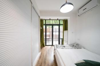 YueYang - Tranquil Gentle Lane House with Private Patio, Shanghai (foto 5)
