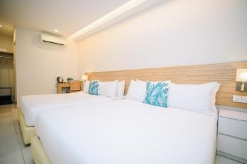 Swing & Pillows - Kelana Jaya Selangor, Petaling Jaya (Foto 2)