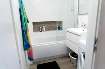 Spacious apartment with amazing castle view, Bratislava (fotografie 3)