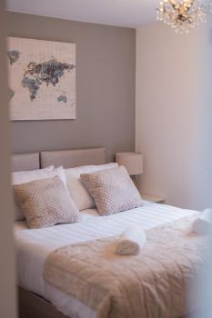 PARKING & GAMES City Centre Sleeps 6, Wolverhampton (photo 3)