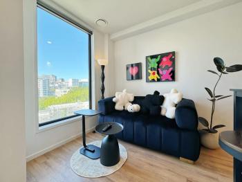 Vibrant Central 1B Studio vs Pool Gym Sauna, Auckland (photo 3)