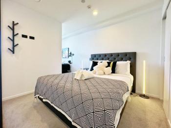 Vibrant Central 1B Studio vs Pool Gym Sauna, Auckland (photo 4)