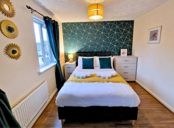 Manchester Townhouse by BEVOLVE - 4 bedrooms - Free Parking, Manchester (zdjęcie 4)