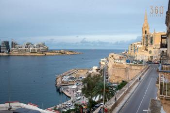 Unique seafront Loft overlooking Valletta's views by 360 Estates, Valletta (photo 3)