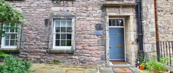 Russel House - 4 Bedroom - The Royal Mile, Edinburgh (photo 2)