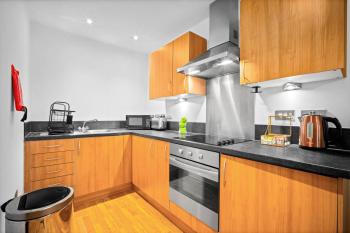 Central Apartment - Chinatown - Private Balcony - Secure Parking - Netflix - Wifi - 14A, Birmingham (fotografie 5)