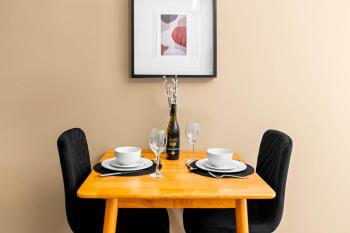 Central Apartment - Chinatown - Private Balcony - Secure Parking - Netflix - Wifi - 14A, Birmingham (fotografie 4)