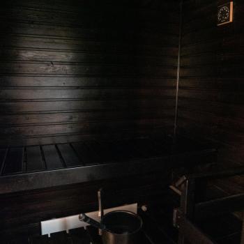 Two-room flat with sauna, glazed balcony and free parking lot, Хельсинки (фото 4)