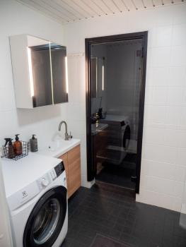 Two-room flat with sauna, glazed balcony and free parking lot, Helsinky (fotografie 5)
