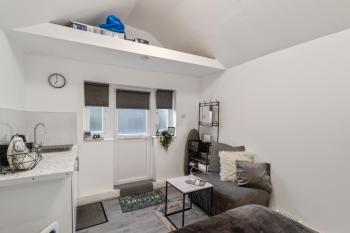 Studio Cottage With Shared Garden - 3Min to Bus Stop, Манчестер (фото 2)