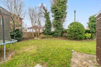 Studio Cottage With Shared Garden - 3Min to Bus Stop, Манчестер (фото 4)