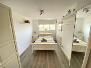 1 BR Apt in Woolwich with Free Parking, Woolwich (photo 5)