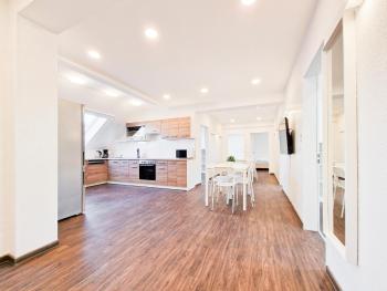 Tolstov Apartments - City Center Apartments with 5 Rooms - 10 Min Messe DUS, Düsseldorf (photo 4)